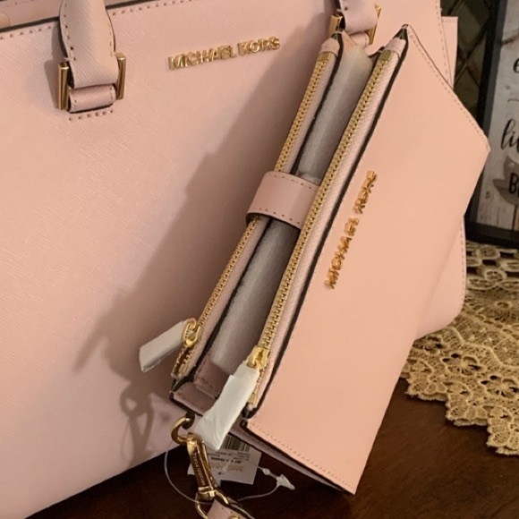 Michael Kors Handbags - Last one New 💕MK double zipper wallet blossom